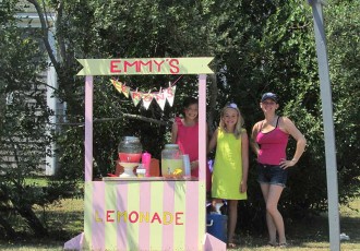 Emmy's Lemonde Stand